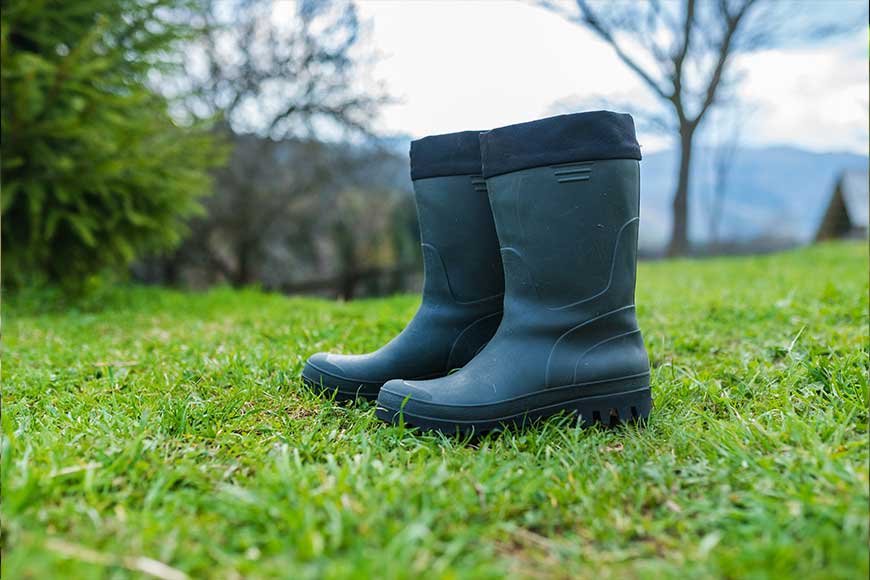 Safety-Shoes-Rekomendasi-Sepatu-Boots-Terbaik-dan-Cara-Perawatannya