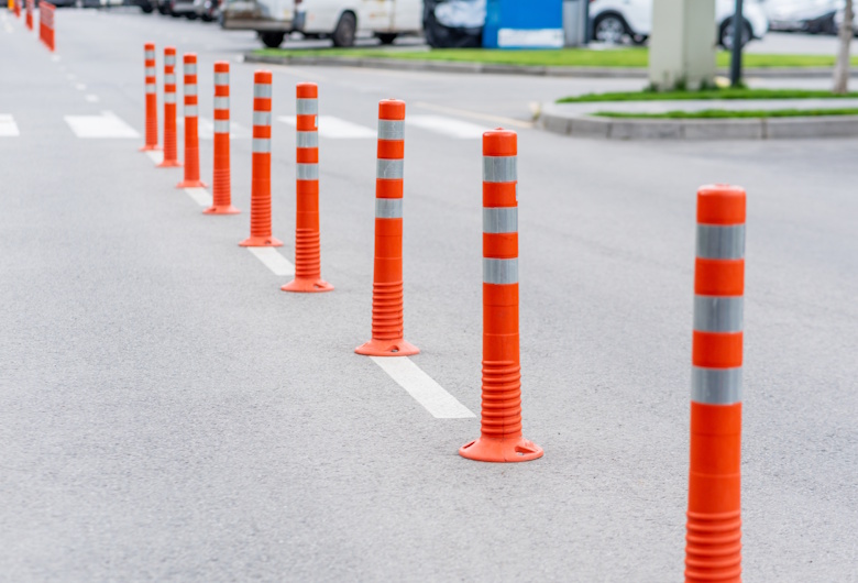 Road-Delineator-Fungsi-Jenis-dan-Standar-Penggunaannya-di-Jalan-Raya-Griya-safety-2