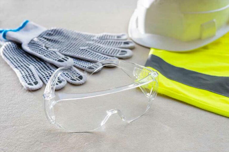 Manfaat-Kacamata-Safety-G-SAFE-di-Industri-Konstruksi-Griya-Safety-2