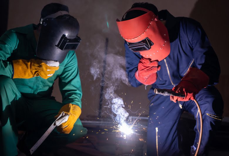 Peran-Penting-Welding-Clothing-dalam-Melindungi-Pekerja-dari-Bahaya-Griya-Safety-2