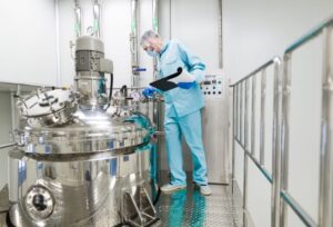 Sepatu-Anti-Slip-untuk-Pabrik-Skincare-dan-Kosmetik-Griya-Safety-1