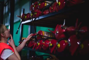 Perlengkapan-Petugas-Pemadam-Kebakaran-yang-Wajib-Digunakan-untuk-Perlindungan-yang-Maksimal-–-Griya-Safety