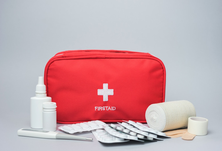 First-Aid-Backpack-Solusi-Praktis-untuk-Penanganan-Pertolongan-Pertama-dalam-Situasi-Darurat-–-Griya-Safety