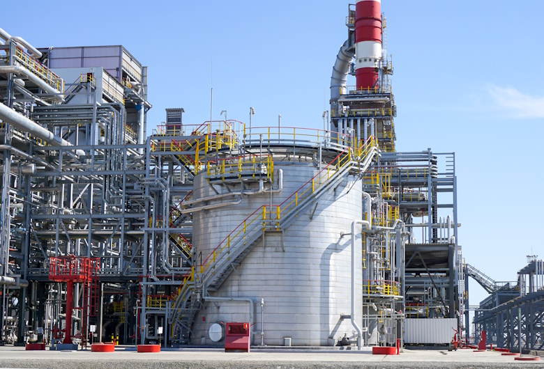 Perlengkapan-K3-yang-Wajib-Dipakai-Pekerja-Industri-Petrokimia-untuk-Keselamatan-Griya-Safety