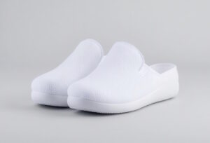 ESD-Shoes-Solusi-untuk-Ruangan-Laboratorium-dan-Area-Produksi