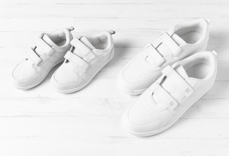 ESD Shoes: Solusi untuk Ruangan Laboratorium dan Area Produksi