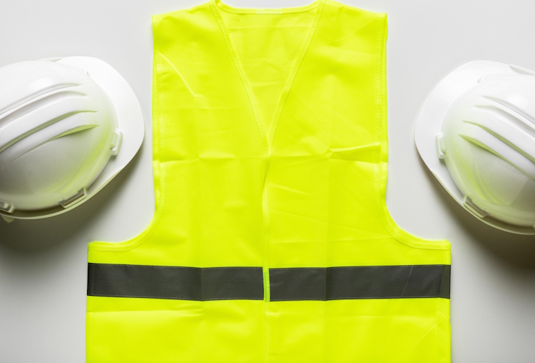 Rekomendasi Wearpack Anti Static untuk Pekerja Laboratorium, Otomotif, Elektronik, serta F&B