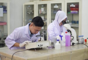 Supplier-APD-untuk-Pekerja-Laboratorium-Harga-Grosir-Pembelian-Jumlah-Besar