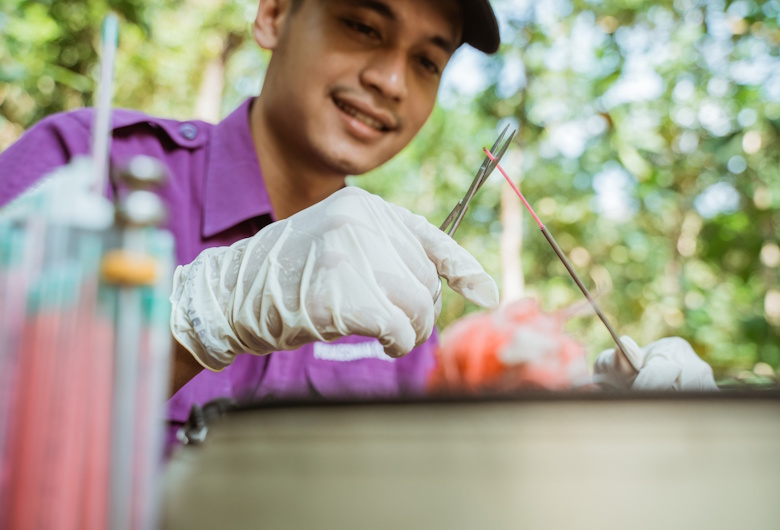 Manfaat Chemical Summitech Glove bagi Nelayan dan Pengolahan Ikan