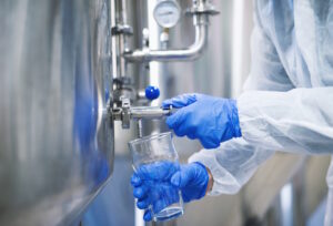 Kelebihan-Impact-Gloves-untuk-Pekerja-Industri-Manufaktur-1-Griya-Safety