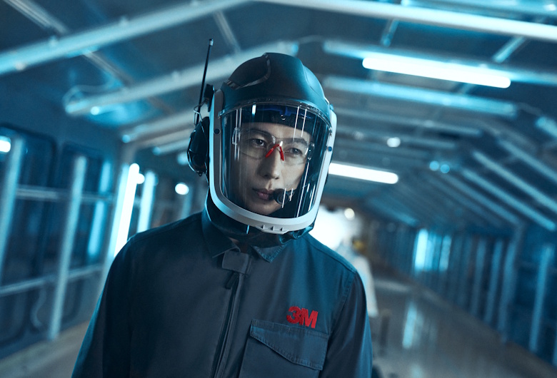 Mengapa-Banyak-Profesional-Memilih-Pelindung-Wajah-3M-Griya-Safety
