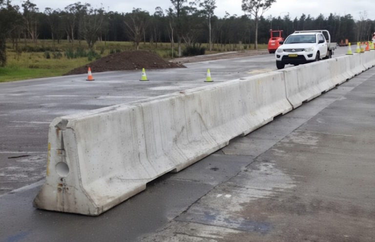 Road-Barrier-Beton-Pengertian-Jenis-Fungsi-dan-Kelebihannya-Griyasafety